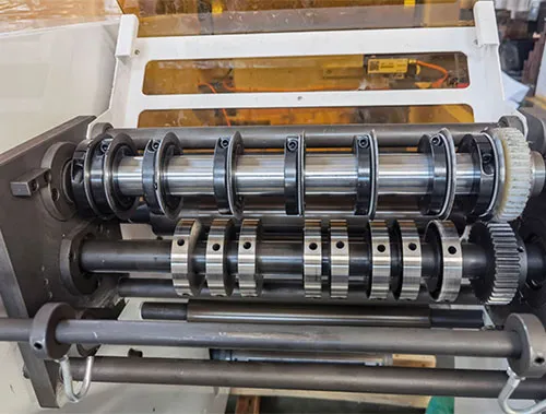 hsfq-350-s-high-speed-slitter-machine-2