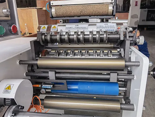 hsq-320-jb-slitting-machine-for-stickers-3