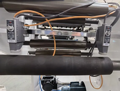 hsq-320-td-paper-roll-slitting-machine-1