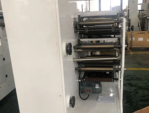 hsw-320x-label-slitting-machine-with-inspection-3
